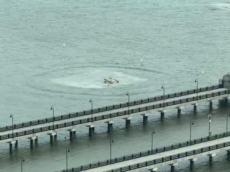 Tourist Helicopter Crashes in Hudson River in New York City, Six Killed ...